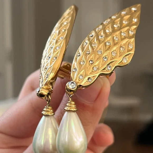 SOLD Vintage Christian Dior Angel’s Wings Rhinestone Pearl Dangle Gold Earrings - Picture 9 of 13
